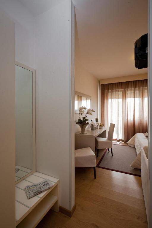 Hotel Canarie Лидо-ди-Езоло Номер фото
