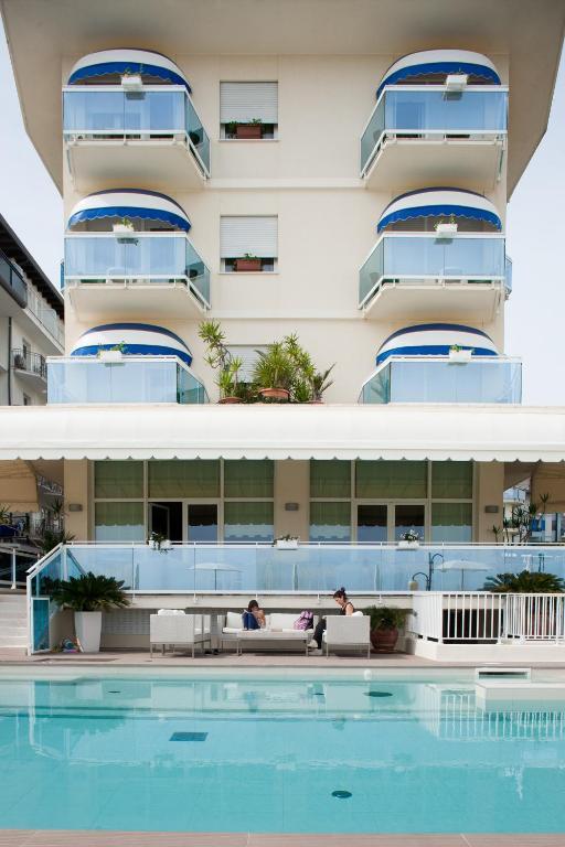Hotel Canarie Лидо-ди-Езоло Экстерьер фото